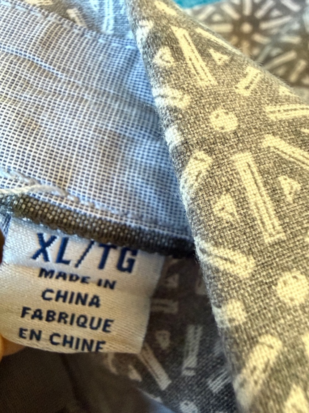 Tommy Bahama Gray Geometric Short-Sleeve Button-Down Shirt - XL - Picture 12 of 12